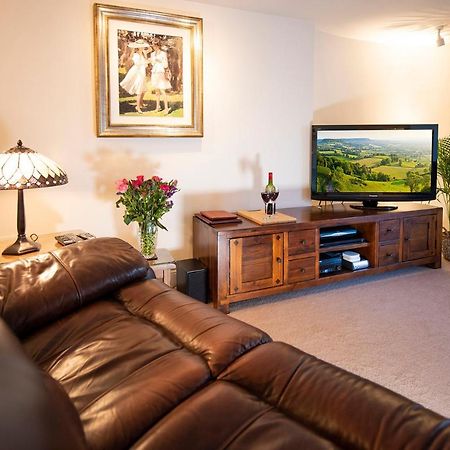 Oberon River View Apartment Bourton-on-the-Water Екстериор снимка