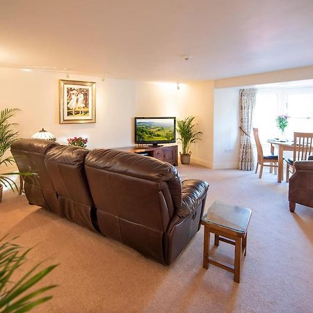 Oberon River View Apartment Bourton-on-the-Water Екстериор снимка